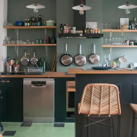 Superb Bright Apartment Near The Sacre-Coeur Apartment *